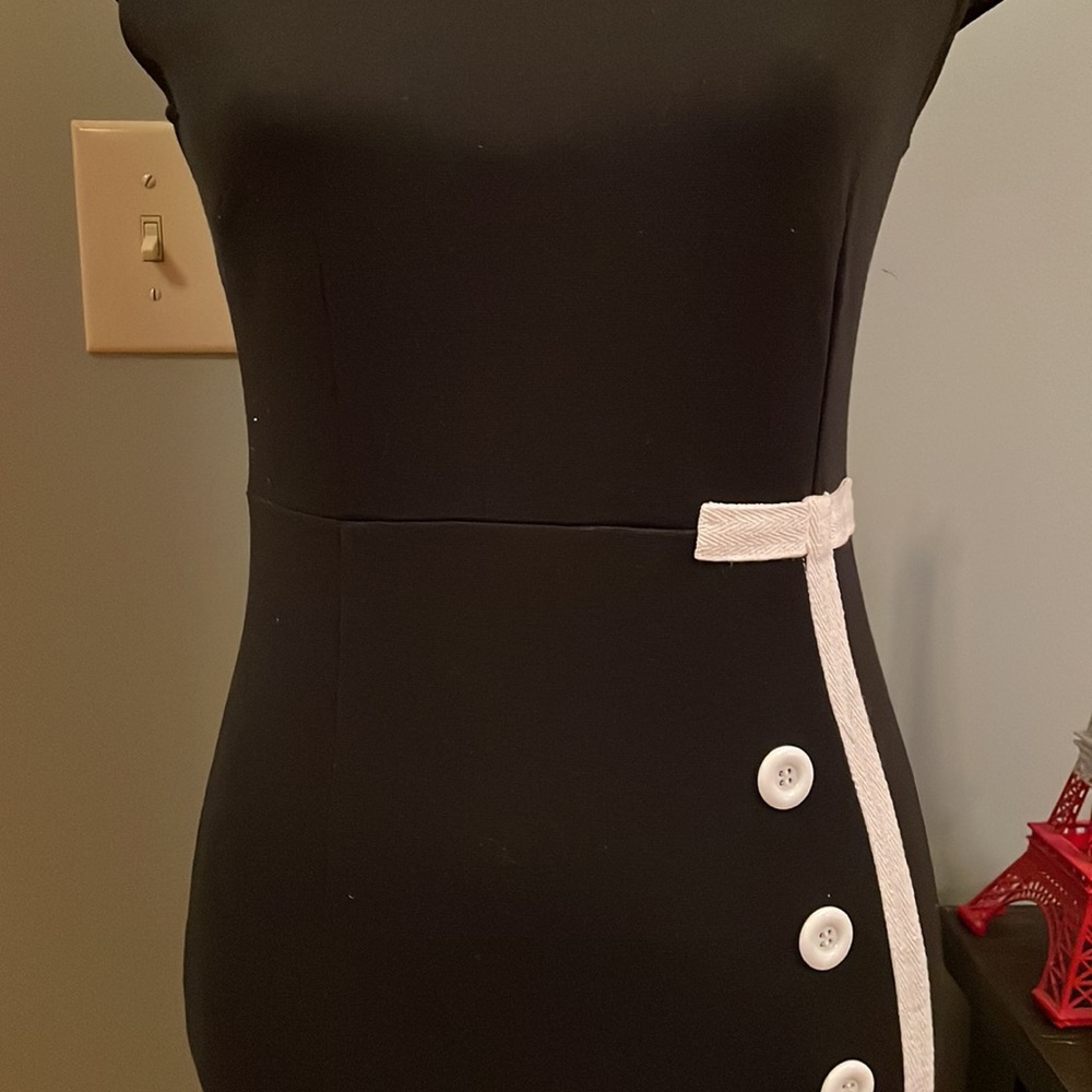 Nice-forever black form fitting dress, size medium. - Picture 5 of 16
